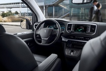 Peugeot Traveller ban xe dien co phien ban moi anh 2