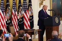 Ong Trump canh bao Iran: 'Dam phan ngay, truoc khi qua muon' hinh anh