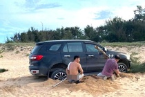 Xu phat tai xe lai oto xuong bai bien Dak Lak hinh anh