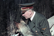 Cuoc song doi thuong cua trum phat xit Adolf Hitler - Ky cuoi hinh anh