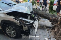 Oto tong lien hoan xe may o Ha Noi, cu ba 60 tuoi tu vong hinh anh