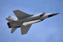 Nga tan cong co so quoc phong Ukraine bang ten lua sieu vuot am hinh anh