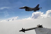 Xung dot Thai Lan - Campuchia: Tiem kich F-16 tan cong gan den o Surin hinh anh