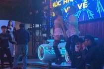 Quan bia bien tuong, hoat dong nhu bar ngoai troi tra tan khu dan cu hinh anh