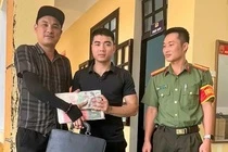 Thanh nien chay bo nhat duoc chiec cap co hang tram trieu hinh anh