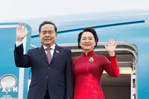 Chủ tịch Quốc hội và Phu nhân lên đường thăm chính thức Hàn Quốc và Mông Cổ