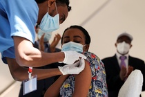 Mọi điều chúng ta biết về vaccine AstraZeneca đến lúc này