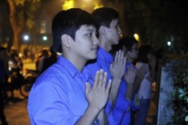 Gioi tre thuc trang dem cuoi truoc nha Dai tuong hinh anh