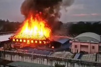 Tù nhân Thái Lan phóng hỏa nhà tù, đòi điều trị cho người mắc Covid-19