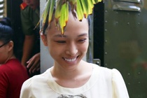 Hoa hau Phuong Nga cuoi tuoi truoc khi vao xet xu hinh anh