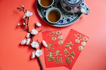 Mới ra trường đã phải lo chuyện mừng tuổi Tết