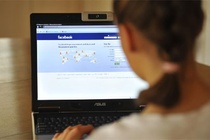 Nhieu nguoi Viet o nuoc ngoai bi ke gian cuop Facebook hinh anh