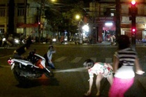Xung la cong an, dung cong so 8 cuop xe SH hinh anh