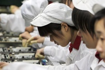 Doanh số iPhone kém, đối tác của Apple khốn khổ