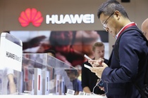 Thị trường quan trọng nhất quay lưng, Huawei ngày càng khó sống