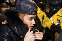 Justin Bieber doi mat voi toi hanh hung hinh anh
