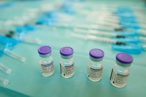 Thêm 608.400 liều vaccine Pfizer do Mỹ viện trợ về đến Việt Nam