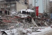 Quyền Chủ tịch nước gửi điện thăm hỏi về động đất ở Thổ Nhĩ Kỳ, Syria