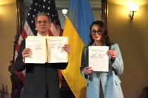 Kho bau khoang san va thoa thuan Ukraine - My moi ky co gi? hinh anh