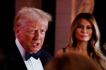 Cau lac bo cua ong Trump dang kiem bon tien hon bao gio het hinh anh