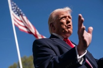 Toan tinh tu don phong toa cua ong Trump hinh anh