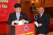 Quyen Bo truong Y te ung ho nguoi dan vung lu hinh anh