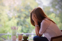 Người phụ nữ đau đầu, buồn nôn suốt 3 tháng