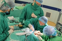 Đột ngột đau vùng bẹn, thiếu niên 15 tuổi phải mổ khẩn cấp