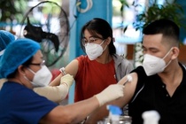 Se dieu chinh tiem vaccine Covid-19 hinh anh