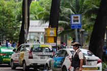 De xuat cho 400 xe taxi o TP.HCM hoat dong trong thoi gian gian cach hinh anh