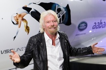 Tỷ phú hàng không vượt mặt Elon Musk và Jeff Bezos