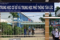 Hieu truong bi ky luat vi thu hon 300 trieu dong tien xa hoi hoa hinh anh