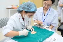 Dai hoc Y Ha Noi lan dau xet tuyen to hop A00 hinh anh