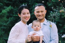 Trọng Hoàng đăng ảnh đón Trung thu đầu tiên cùng con trai