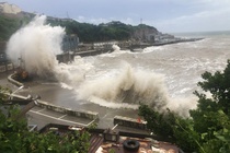 Siêu bão Hagupit đổ bộ Trung Quốc giữa lúc lũ lụt ở đỉnh