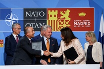 NATO chính thức mời Phần Lan, Thụy Điển gia nhập