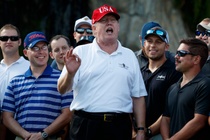 Câu lạc bộ Mar-a-Lago của ông Trump cháy vé