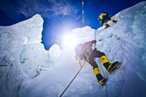 Chinh phục đỉnh Everest khó khăn như thế nào?