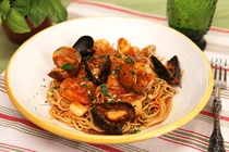 Lam mi spaghetti hai san nhanh chong trong 30 phut hinh anh