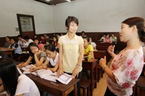 Nha giao doi dien nhieu ap luc hinh anh