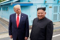 Tong thong Trump chuc mung sinh nhat ong Kim Jong Un hinh anh