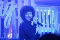 Tien Tien hat hit cua Thanh Bui trong mini show tai Ha Noi hinh anh