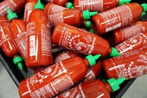 Chuyen gi dang xay ra voi tuong ot Sriracha cua ty phu goc Viet hinh anh