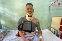 Nguoi cha xuc dong ke phut cung con gai duoc cuu tu day gieng sau 35 m hinh anh