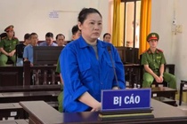 Vo dau doc chong bang xyanua vi mau thuan ve tai san hinh anh