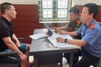Me bi tai nan, con cam dao den nha doi phuong doi tien boi thuong hinh anh
