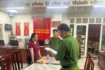 Bat tam giam Truong van phong cong chung va dong pham cau ket lua dao hinh anh