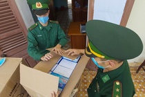 Phát hiện 10.000 khẩu trang y tế vô chủ ở Đà Nẵng