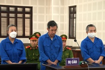 Vụ cựu chủ tịch UBND quận nhận hối lộ có đồng phạm nhưng chưa khởi tố