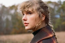 Taylor Swift bi cong vien kien vi ra album trung ten hinh anh